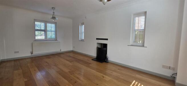 SITTING ROOM.jpg