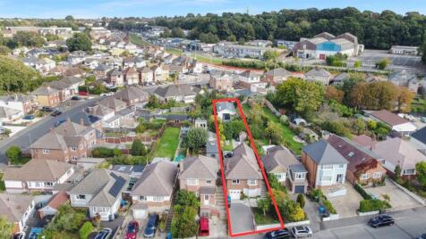 Foxholes Road, Oakdale, Poole