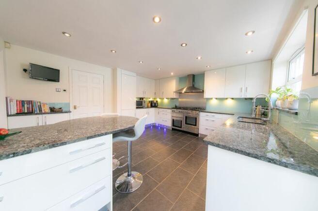 Kitchen & breakfast room