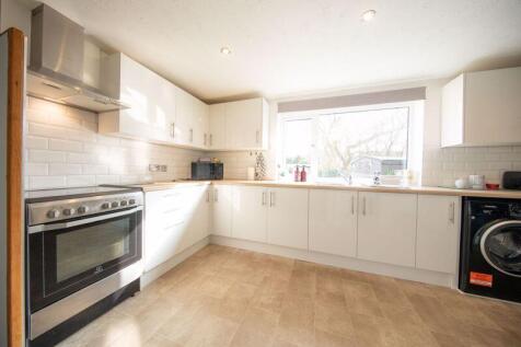 No. 33, Chester Avenue, Poulton-le-Fylde, Lancs FY6 7RZ