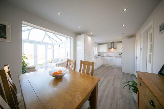 Kitchen, dining room & sun lounge