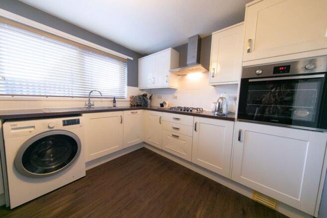 Kitchen & dining room