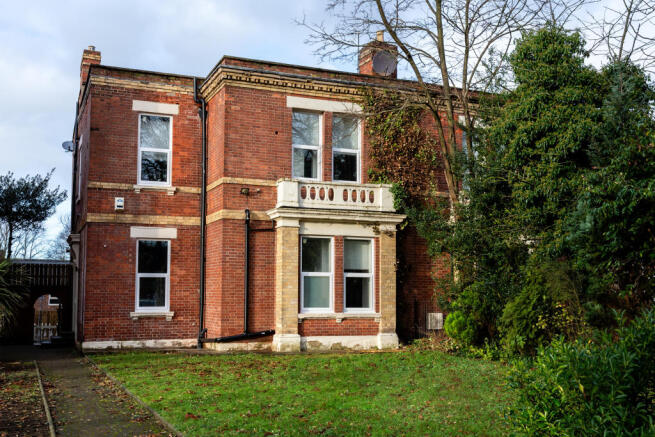 Thorne Road HMO External-1