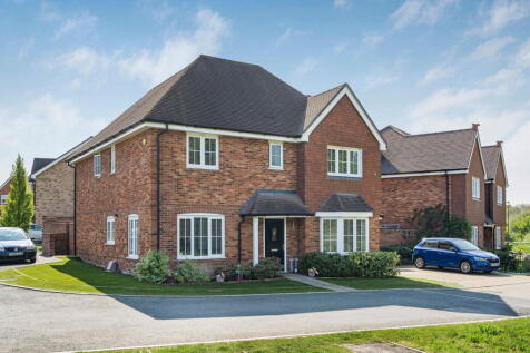 Bentley Gardens, Broadbridge Heath, Horsham, West Sussex, RH12 3XG.