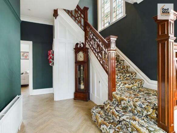 ENTRANCE HALLWAY 
