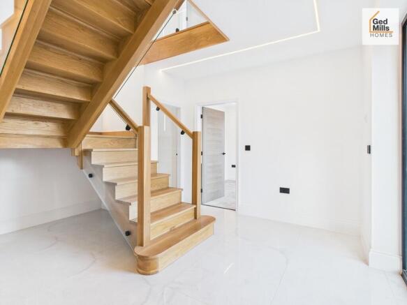 ENTRANCE HALLWAY 
