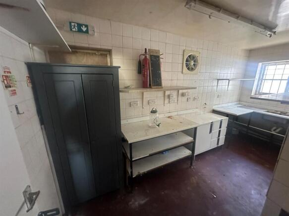 WhatsApp Image 2025-11-17 at 16.16.37 (3).jpeg