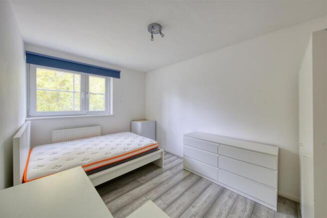 Bed 2.jpeg