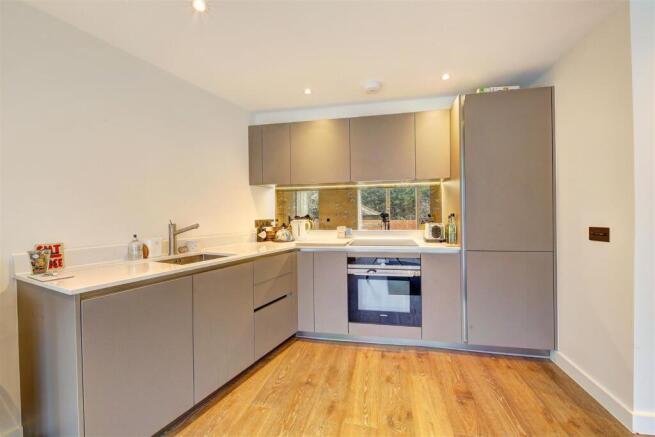 71a_balham_high_road_image4_12380_4.jpg