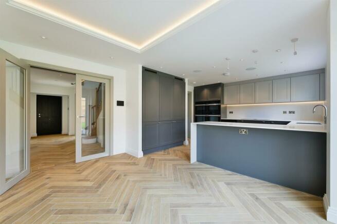 Spacious Kitchen / Dining Area