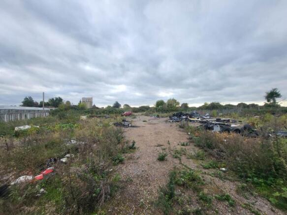 GRAVEL YARD
