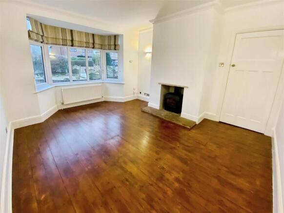 26717a49-lounge 202.jpg