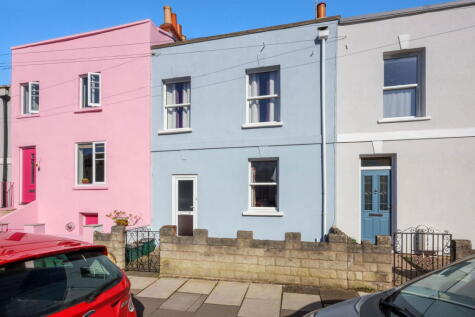 Naunton Crescent, Cheltenham, GL53 7BD