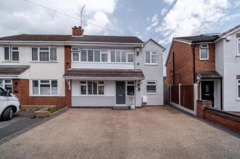 Micklehome Drive, Alrewas, DE13 7AT