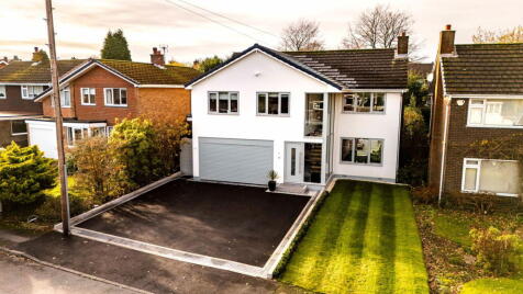Whitley Drive, Streetly, B74 2EF