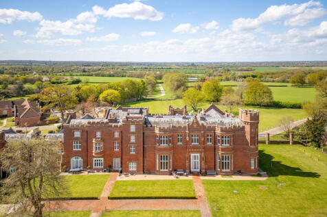 Danbury Palace Drive, Danbury, Chelmsford CM3