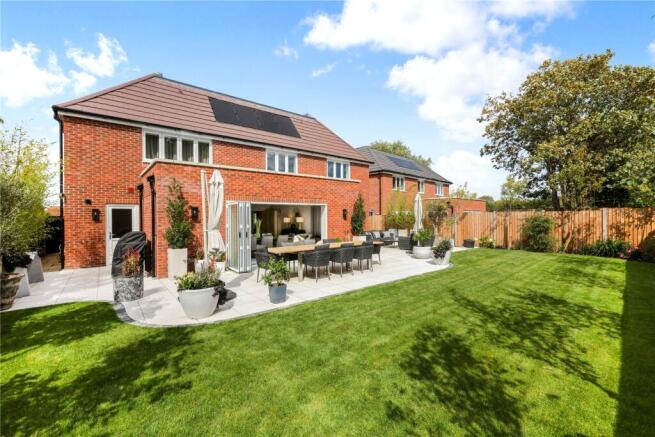 4 Hillfort Close