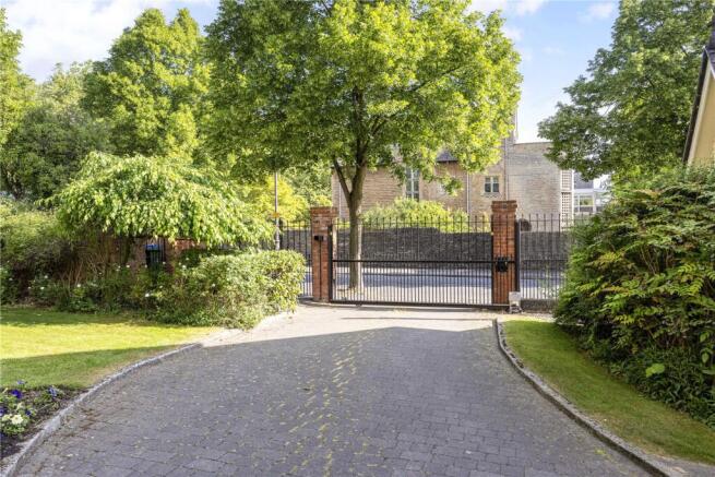 Summerfield Mews