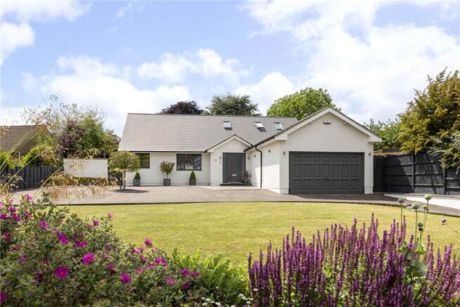 6 Sandy Lane