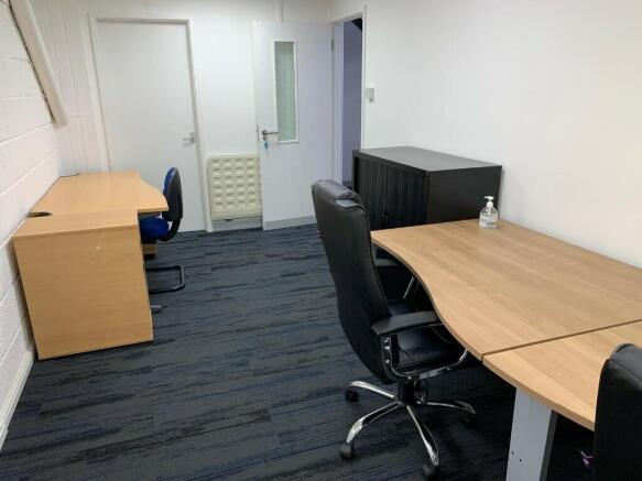 Photo 3
