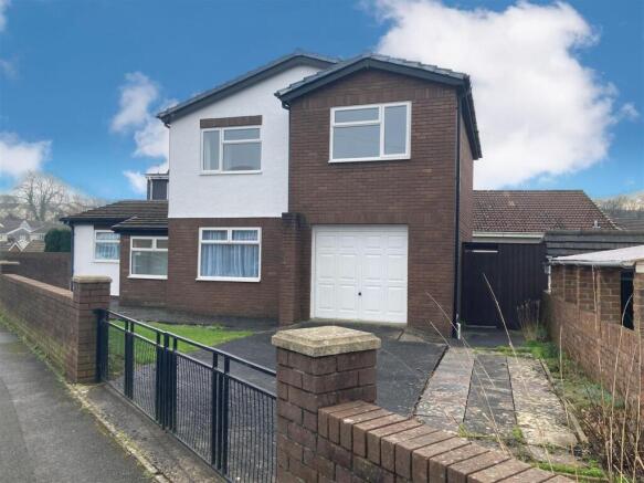 33a park court rd.jpg