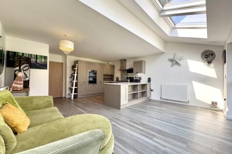 Broadfern, Standish, Wigan, WN6