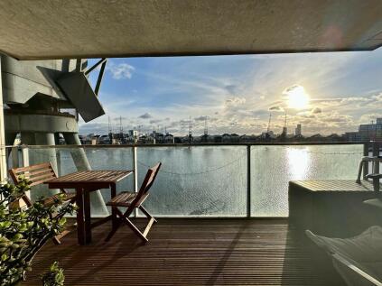 Capital East Apartments, Western Gateway, London, E16