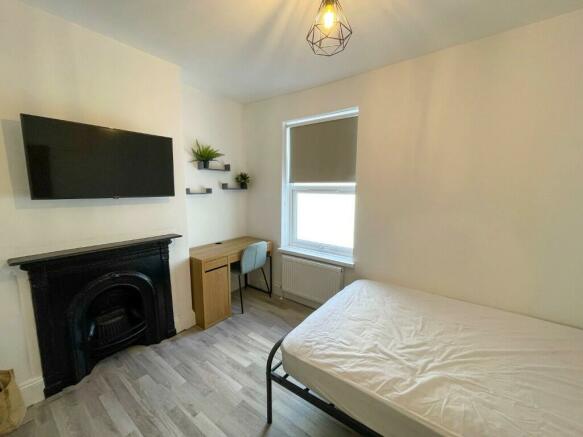 Room 4 @ £700pcm