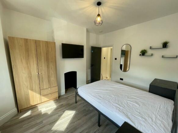 Room 5 @ £700pcm