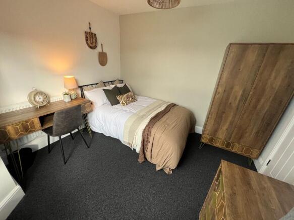 Room 1 - £800 PCM