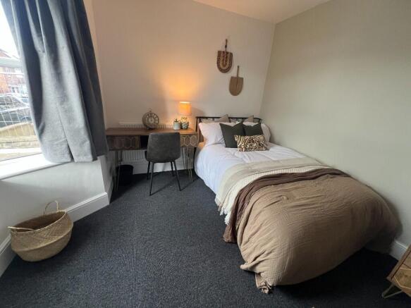 Room 1 - £800 PCM