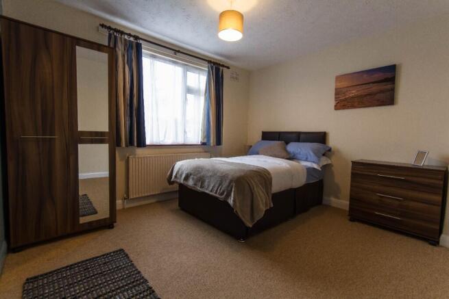 Blue Room @ £680pcm