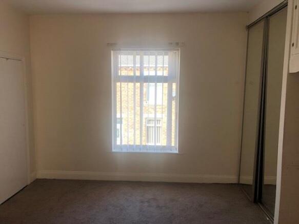 Master bedroom2.jpg