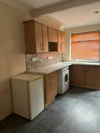 Kitchen2.jpg