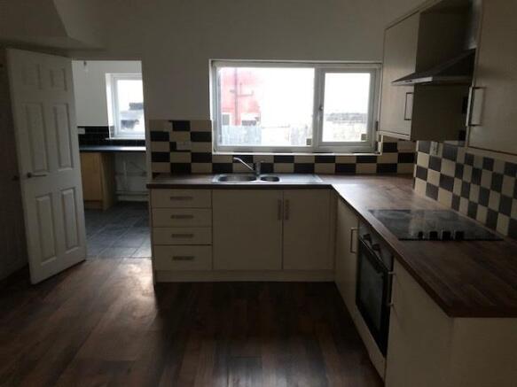 Kitchen2.jpg
