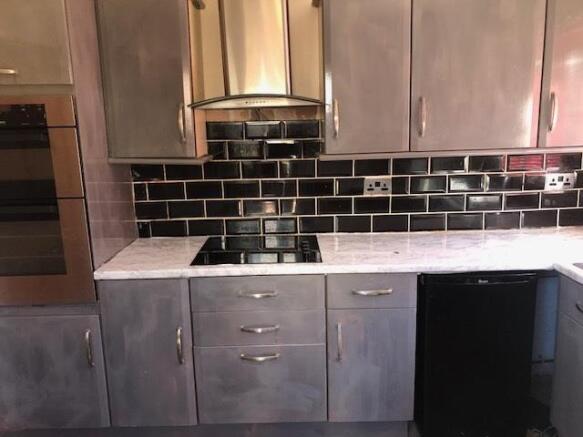 Kitchen2.jpg