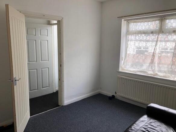 Downstairs bedroom3.jpg