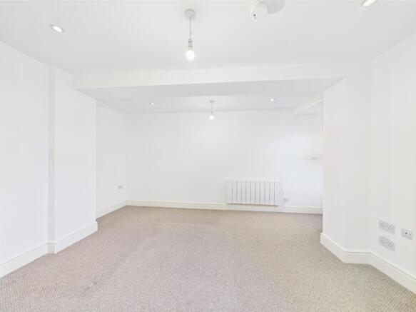 CAM01740G0-PR0386-STILL002