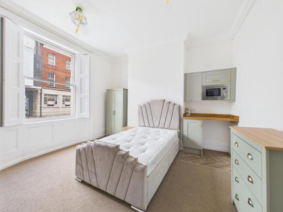 CAM03062G0-PR0183-STILL001