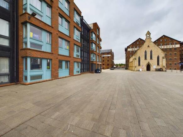 CAM03062G0-PR0064-STILL003-thumbnail-h750-70