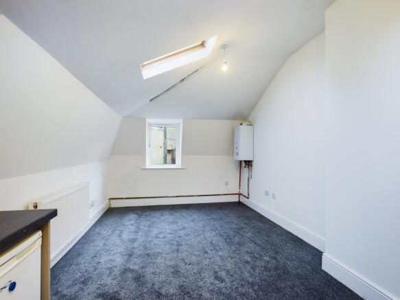 CAM00076P1-PR0139-STILL03