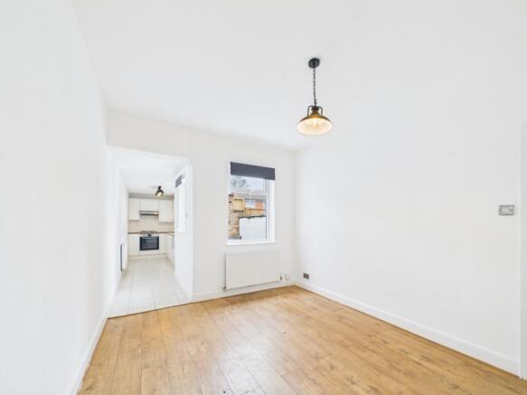 CAM01740G0-PR0515-STILL005