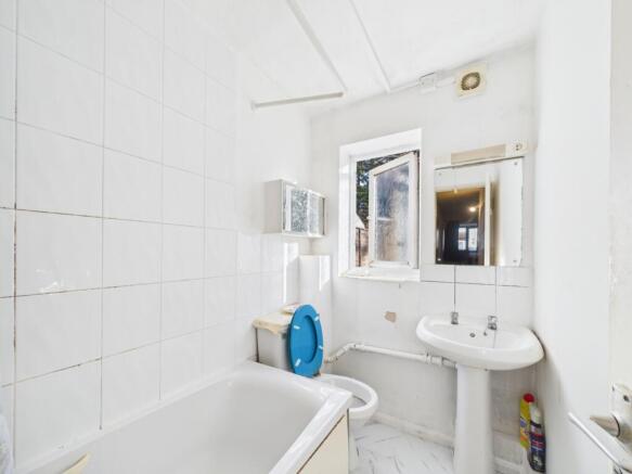 CAM01740G0-PR0470-STILL002