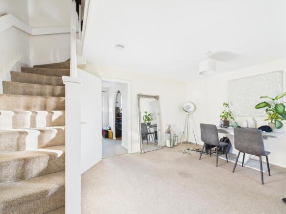 CAM01721G0-PR0108-STILL006