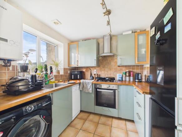 CAM01721G0-PR0108-STILL002