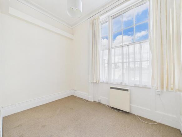 CAM01740G0-PR0438-STILL005