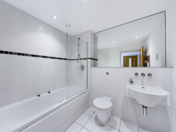 Lrg_CAM00560P1-PR0077-STILL01