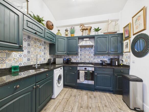 CAM03062G0-PR0218-STILL004