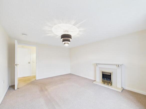 CAM01740G0-PR0493-STILL006