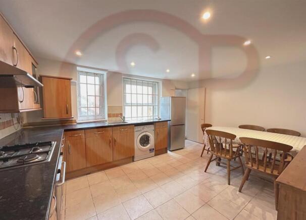 Kitchen 1.jpg